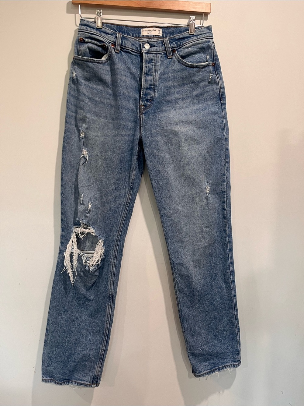 Abercrombie & Fitch The Dad High Rise Distressed Jeans Women’s 29 / 8R Denim